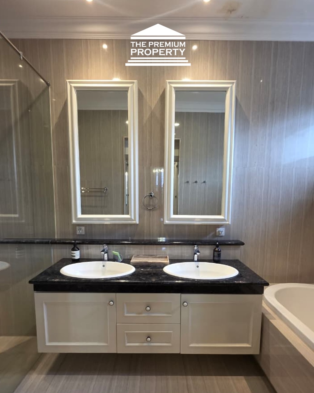 Langka! Rumah Mewah Semi Furnished Dekat Scbd & Gunawarman. Jalan Lebar!