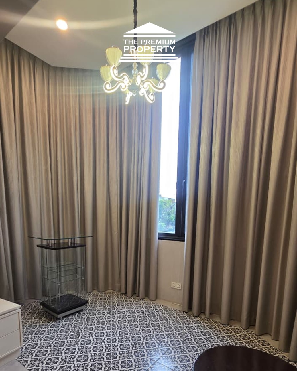 Langka! Rumah Mewah Semi Furnished Dekat Scbd & Gunawarman. Jalan Lebar!