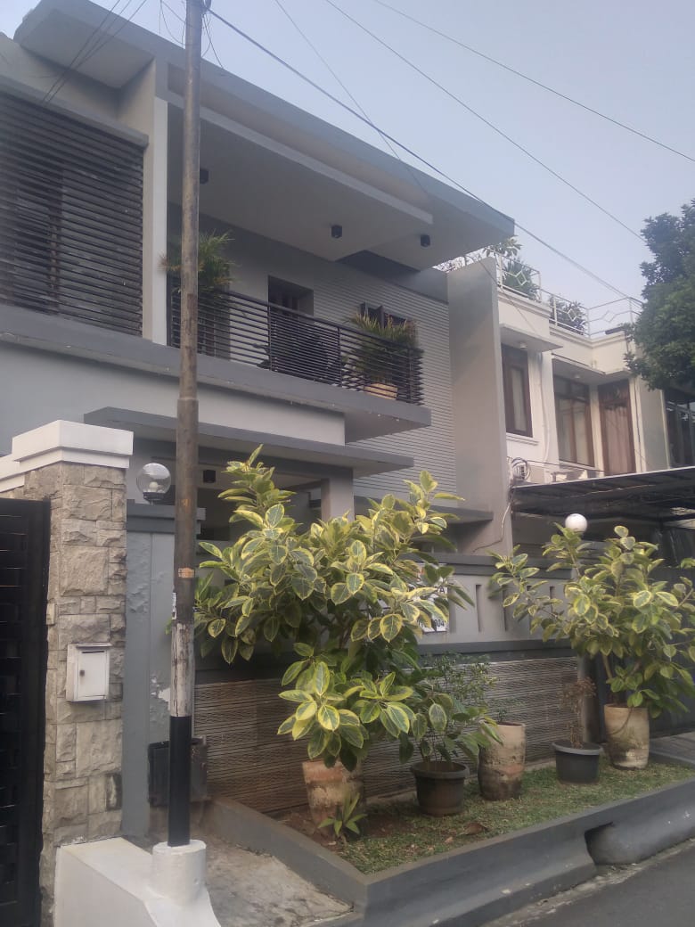 Dijual Rumah Cantik 2 Lantai di Pondok Indah – Dekat Tol TB Simatupang