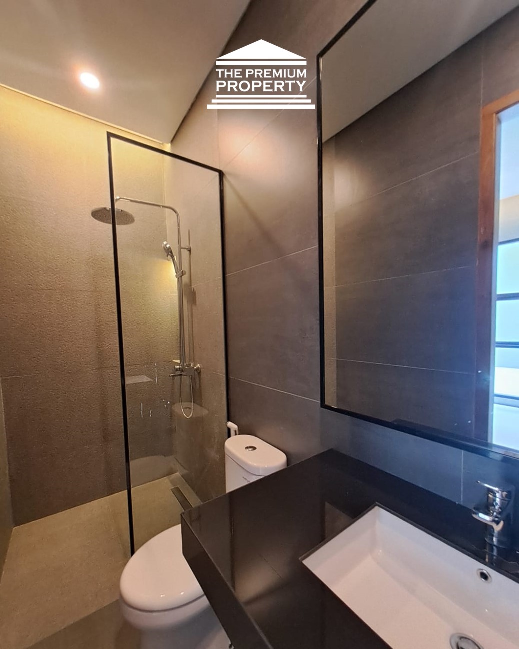 Dijual Rumah Baru 3 Lantai di Pondok Indah – Ada Kamar Tidur di Lantai 1