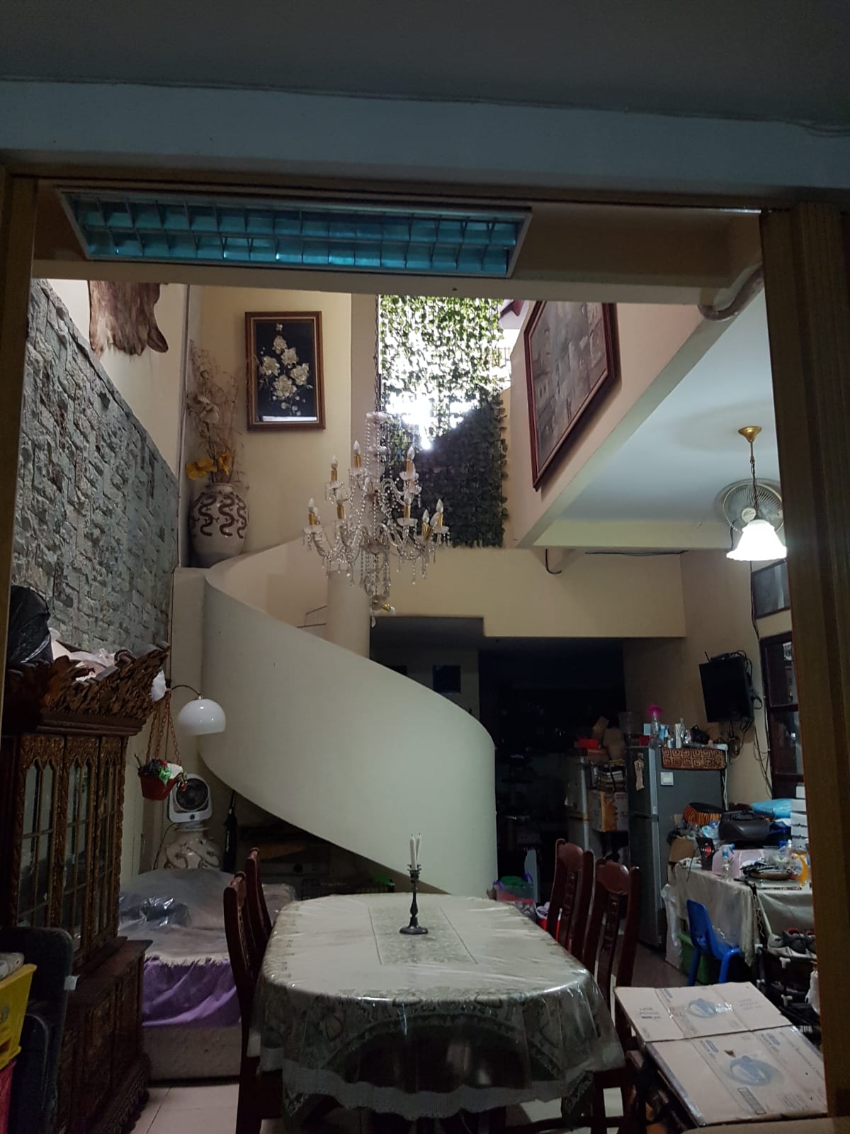 Dijual Rumah Depan Taman Dekat ke Area Senayan, Permata Hijau
