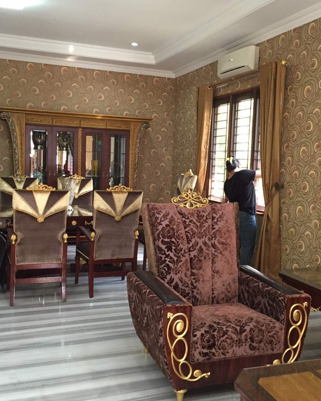 Dijual Rumah Dalam Komplek Townhouse, Seberang Citos, Akses Tol JORR, Semi Furnished!