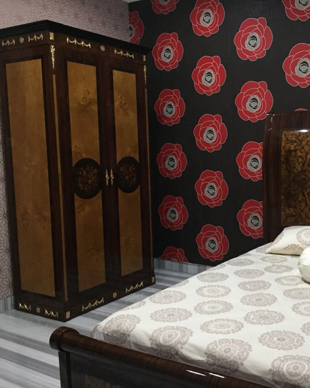 Dijual Rumah Dalam Komplek Townhouse, Seberang Citos, Akses Tol JORR, Semi Furnished!