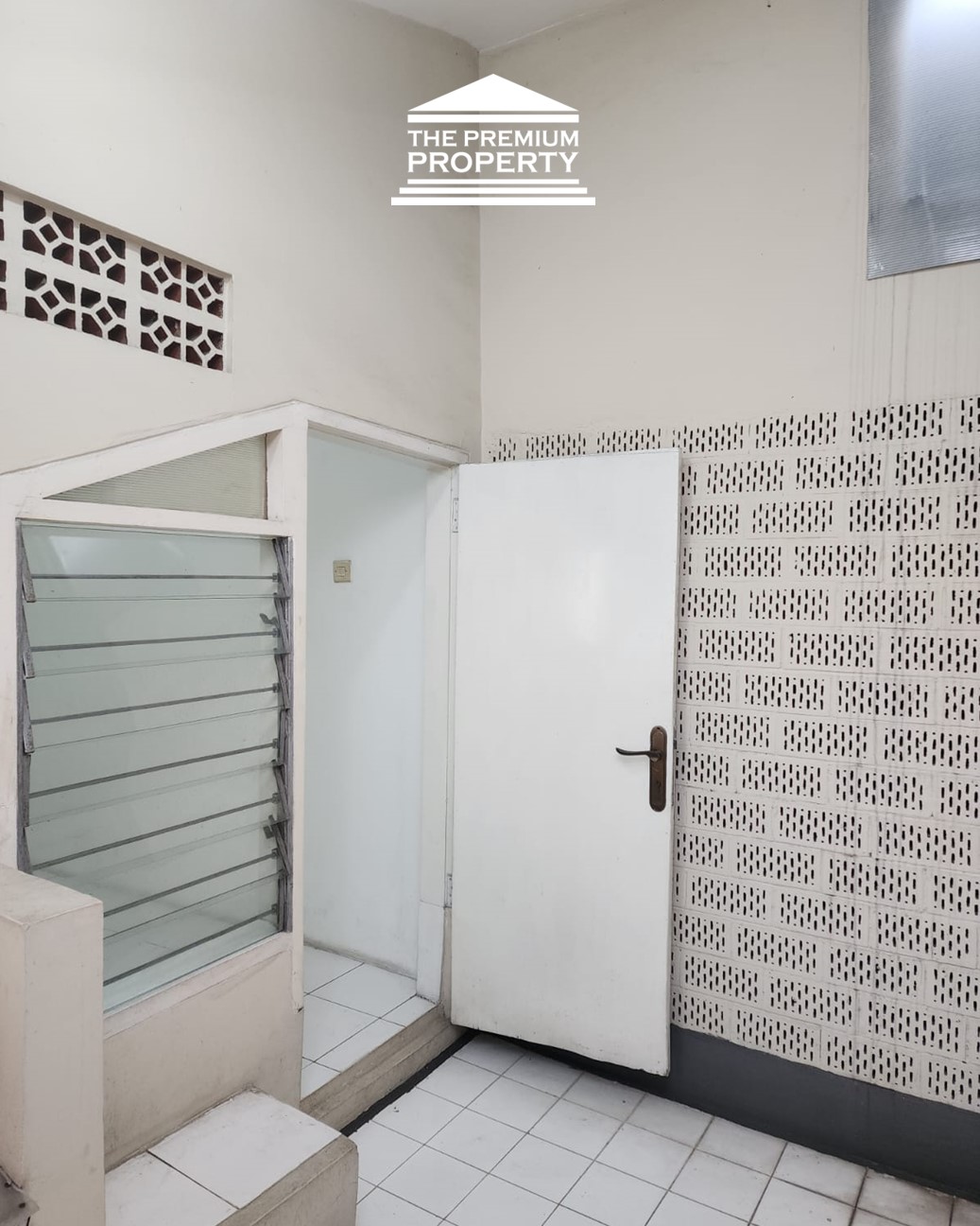 Jual Murah! Rumah 3 Kamar Tidur 1,5 Lantai Area Jalan Pinang Pondok Indah