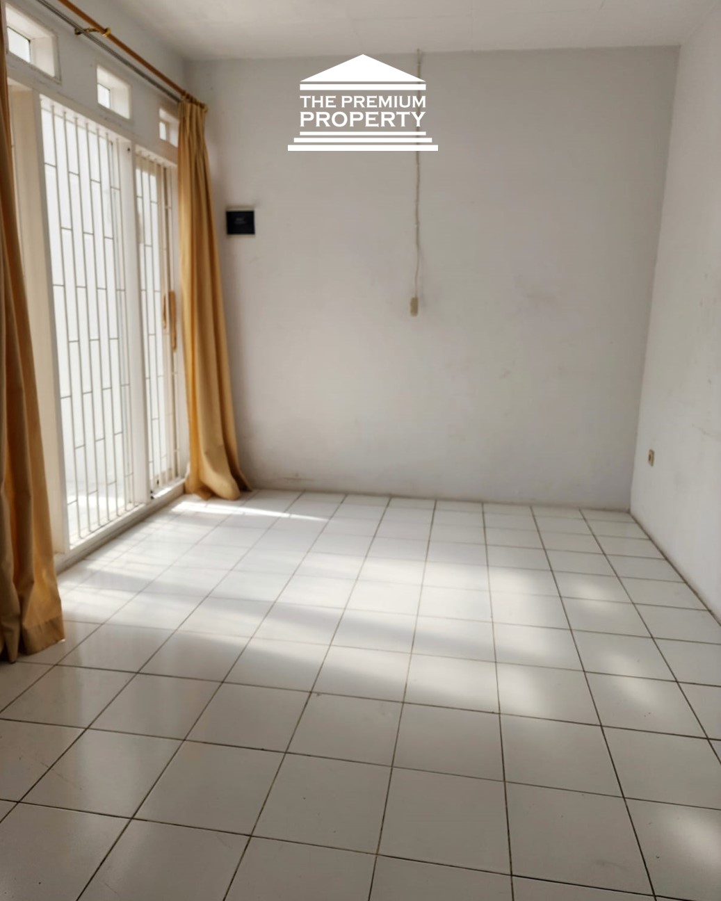 Jual Murah! Rumah 3 Kamar Tidur 1,5 Lantai Area Jalan Pinang Pondok Indah