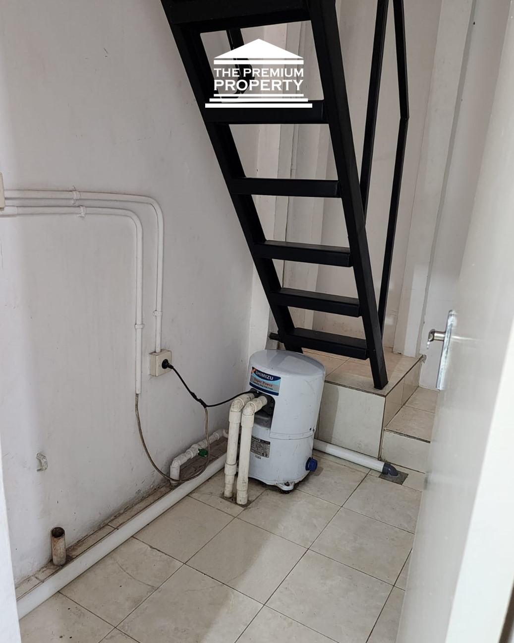 Jual Murah! Rumah 3 Kamar Tidur 1,5 Lantai Area Jalan Pinang Pondok Indah