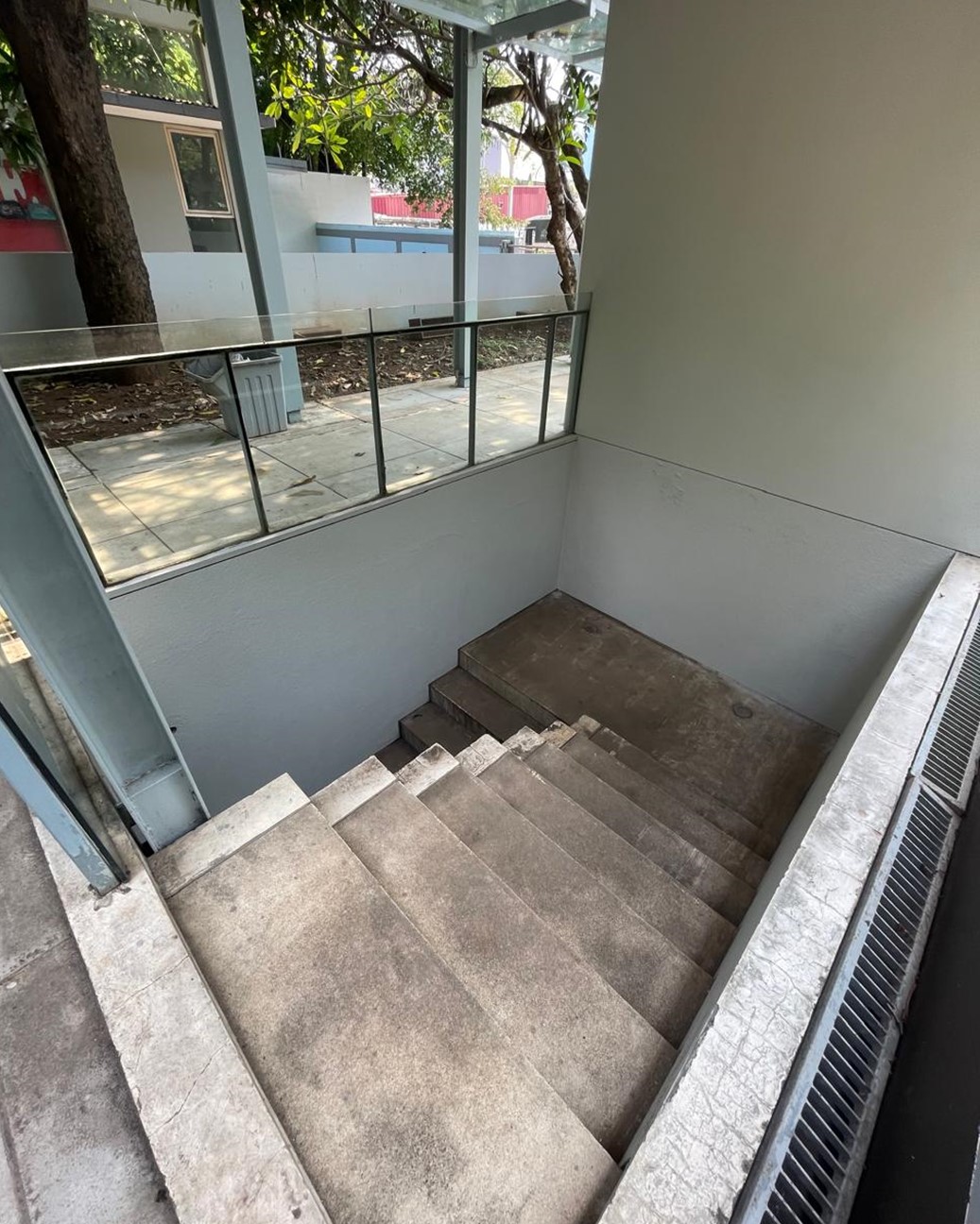 Jauh Dibawah Harga NJOP! Gedung 2 Lantai Siap Huni, Selangkah Dari Mcd Kemang