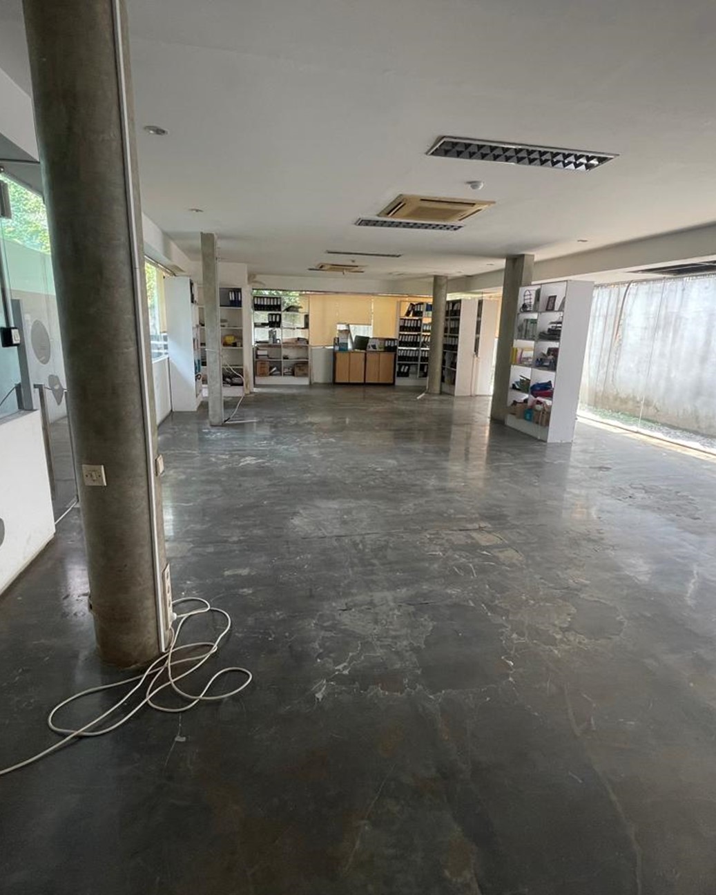 Jauh Dibawah Harga NJOP! Gedung 2 Lantai Siap Huni, Selangkah Dari Mcd Kemang