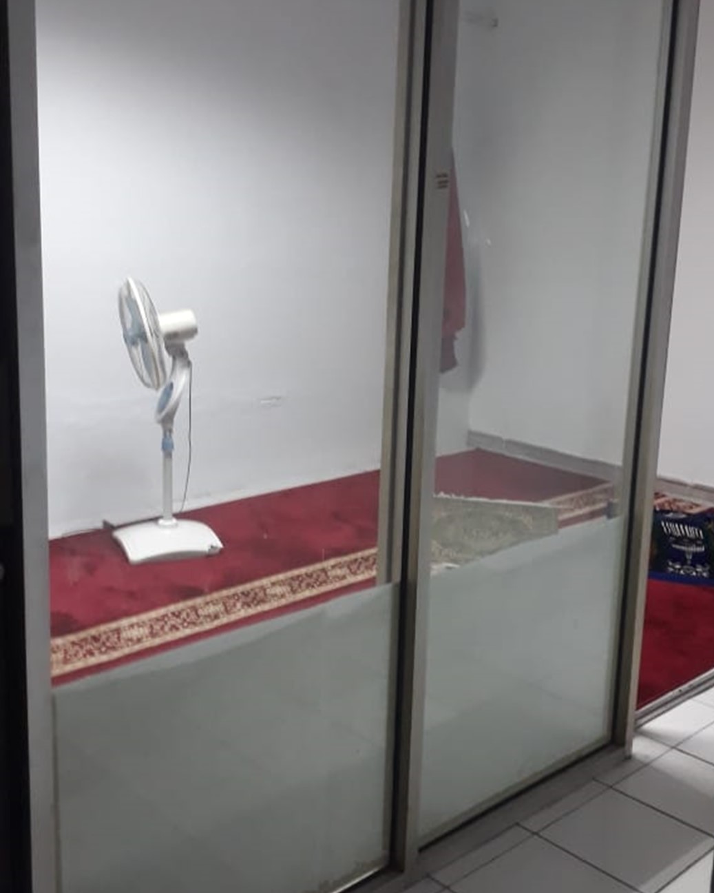 Gedung 4 Lantai di Menteng, Jalan 2 Arah, Lokasi STrategis
