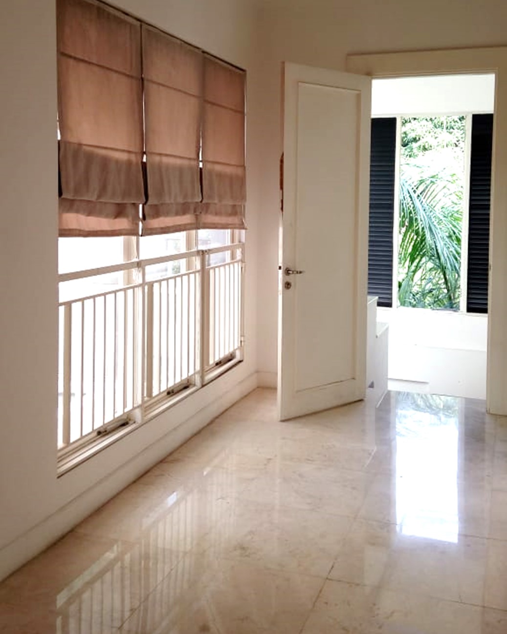 Dijual Rumah 3 Lantai di Cilandak, Belakang Citos. Dalam Cluster Townhouse