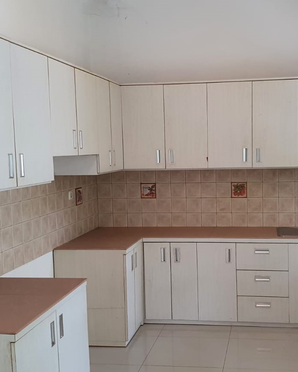 Rumah Dijual di Cipete. Ada 2 Rumah. Bisa Beli 1 Rumah Yang Besar