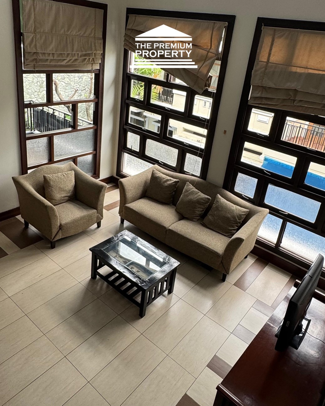 Dijual Rumah di Menteng, Ada Kolam Renang, Lokasi Strategis, Furnished