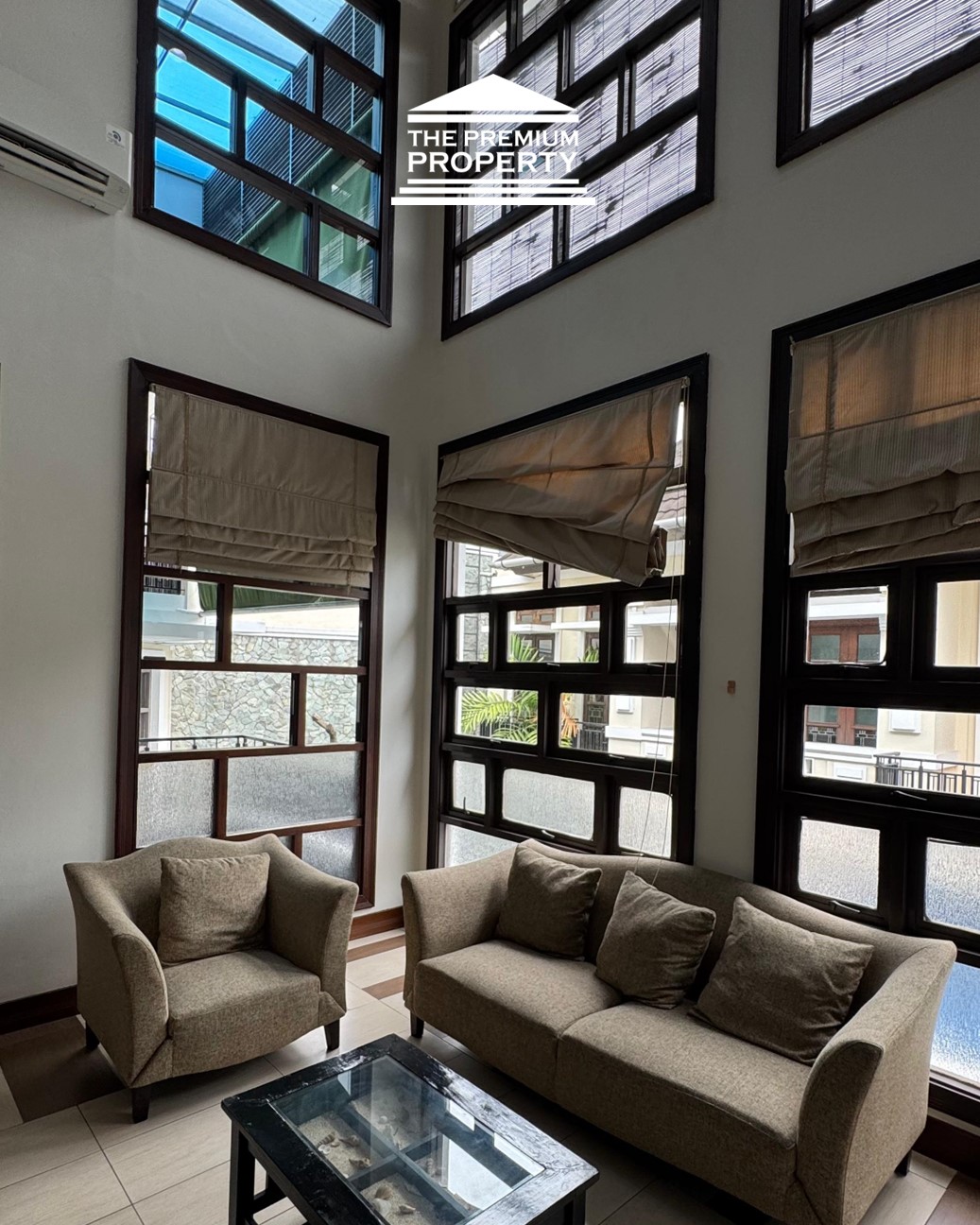 Dijual Rumah di Menteng, Ada Kolam Renang, Lokasi Strategis, Furnished