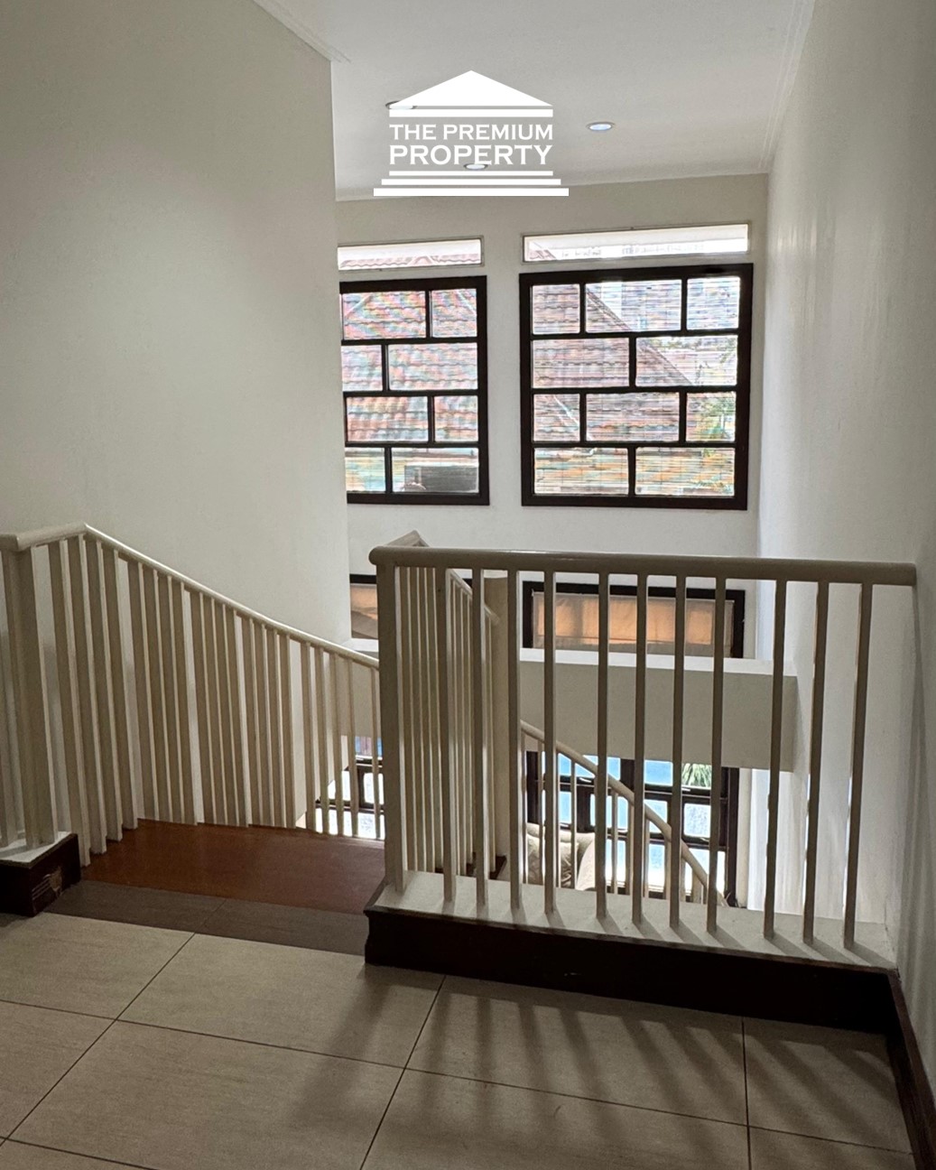 Dijual Rumah di Menteng, Ada Kolam Renang, Lokasi Strategis, Furnished