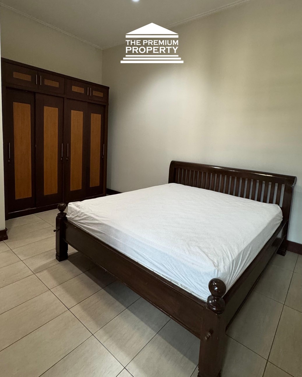 Dijual Rumah di Menteng, Ada Kolam Renang, Lokasi Strategis, Furnished