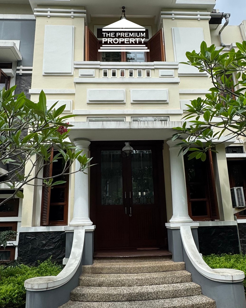 Dijual Rumah di Menteng, Ada Kolam Renang, Lokasi Strategis, Furnished