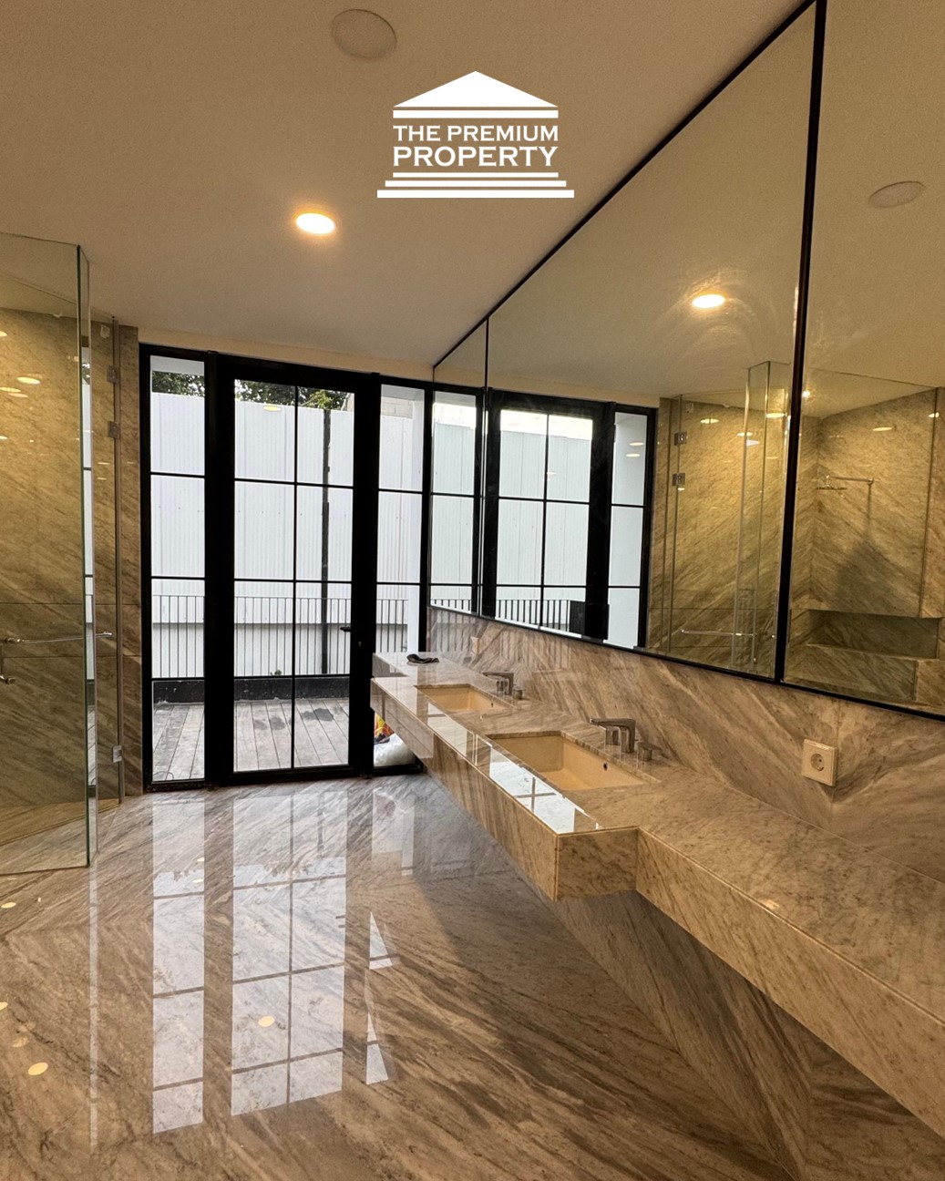 Rumah Mewah Pondok Indah, Siap Huni, 4 Lantai, Dalam Komplek Townhouse
