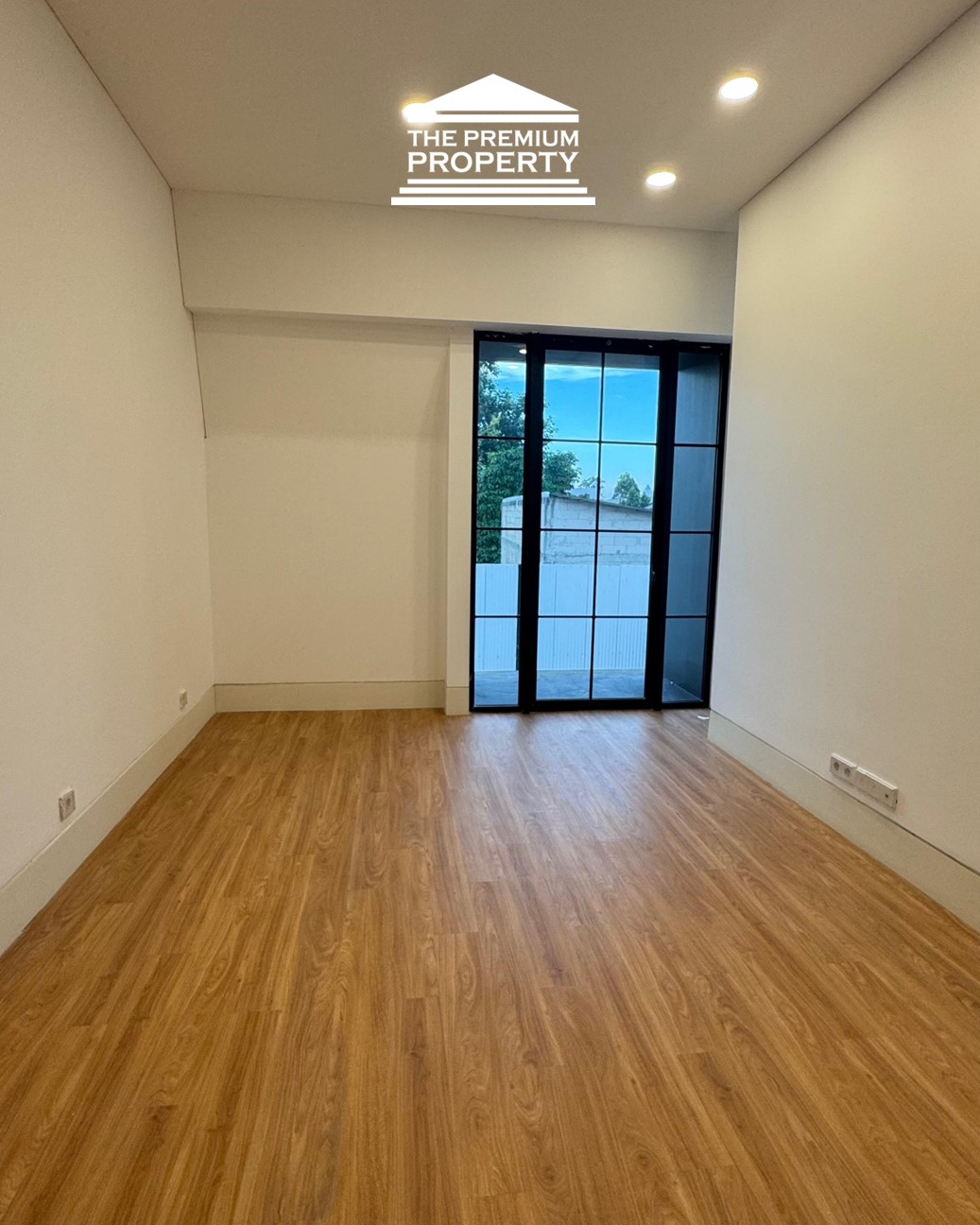Rumah Mewah Pondok Indah, Siap Huni, 4 Lantai, Dalam Komplek Townhouse