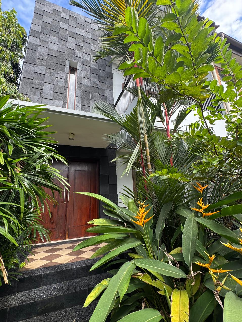 Rumah Disewakan di Cipete, Dalam Komplek Townhouse, Semi Furnished, Partially Renovated