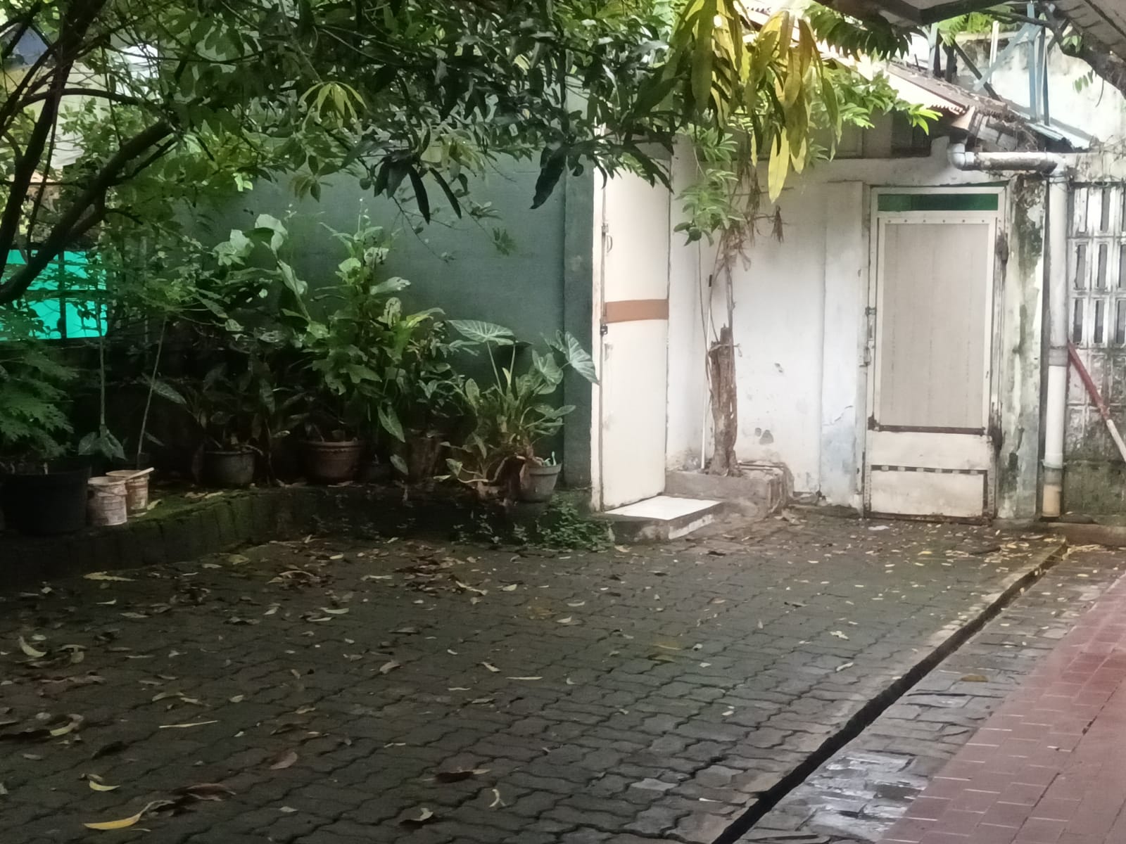 Dekat Permata Hijau! Rumah 250m² Cocok Jadi Kost, Ruko, atau Mini Market!