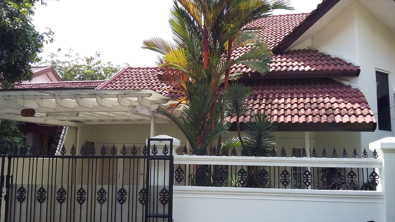 Dijual Rumah Cantik Siap Huni. Area Tenang, Dekat MRT