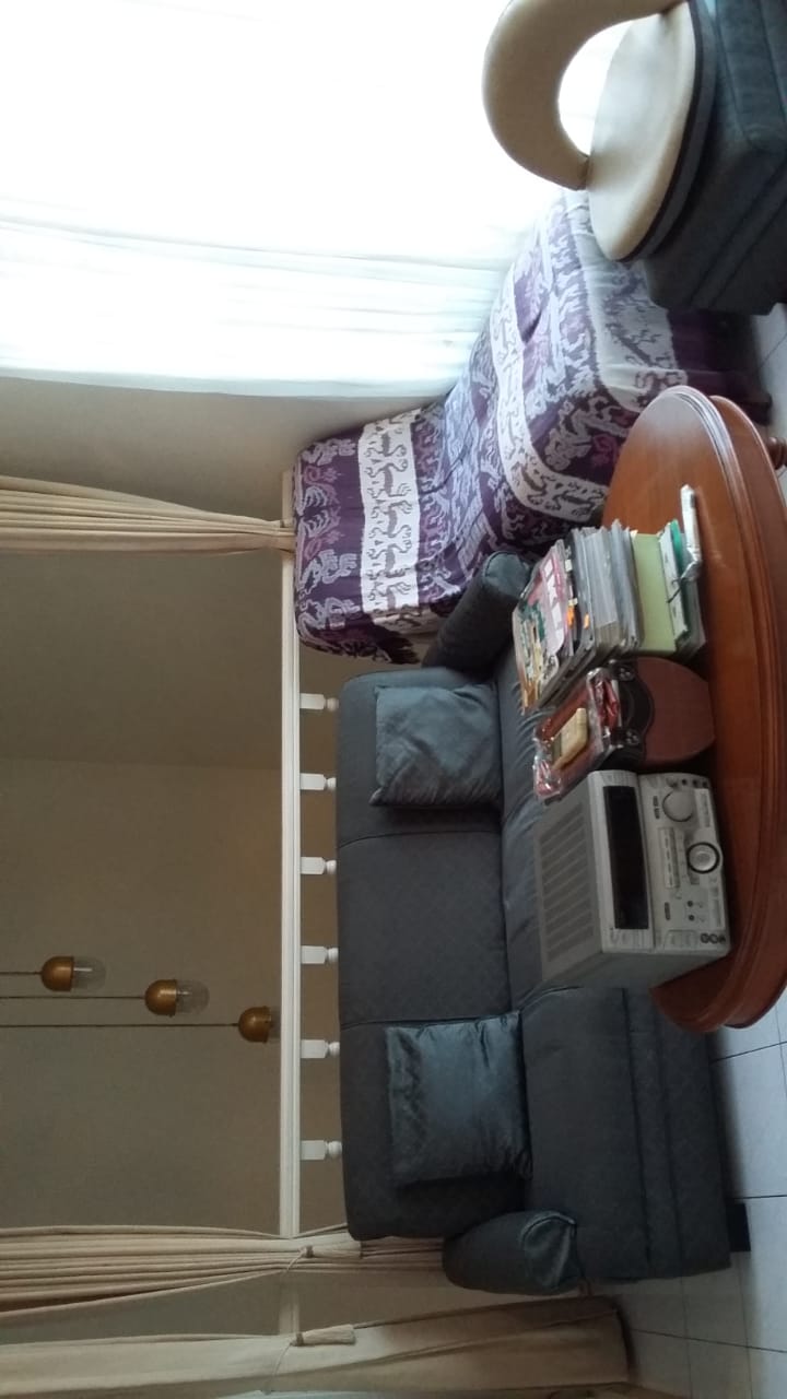 Dijual Rumah Cantik Siap Huni. Area Tenang, Dekat MRT