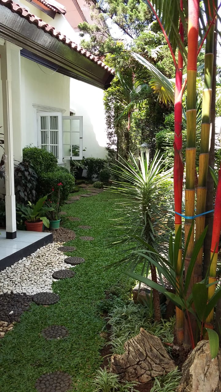 Dijual Rumah Cantik Siap Huni. Area Tenang, Dekat MRT