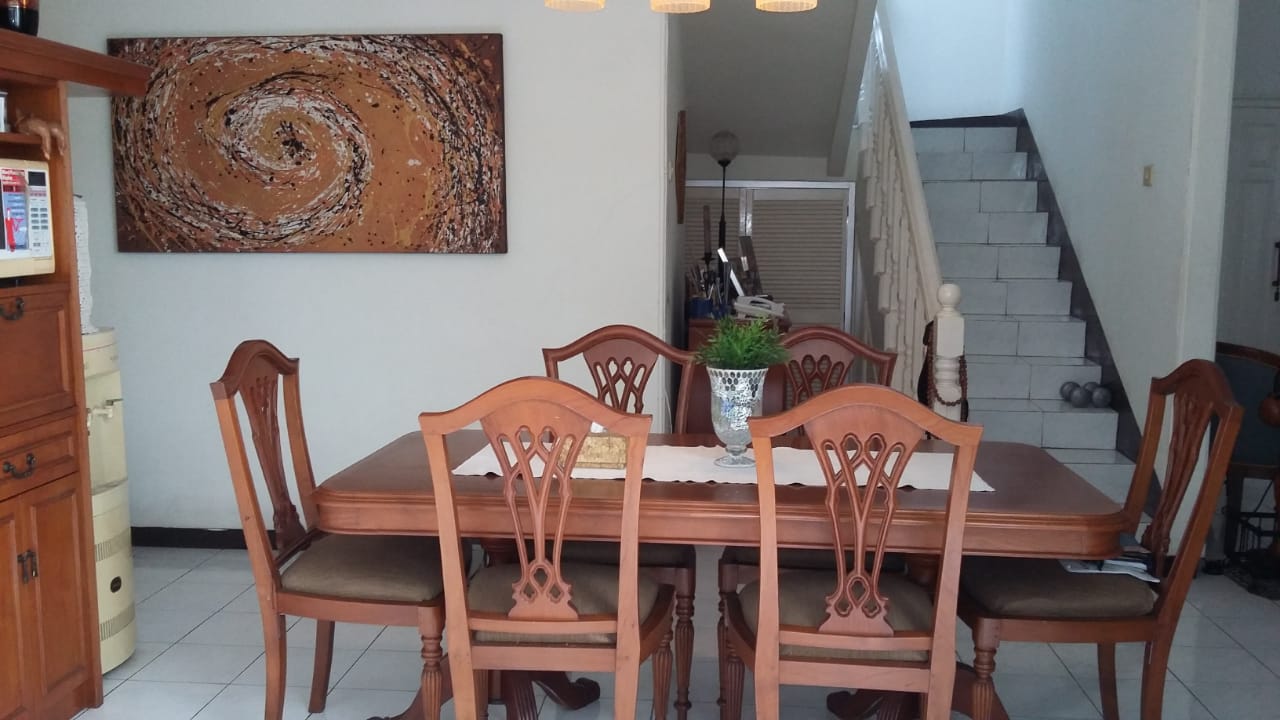 Dijual Rumah Cantik Siap Huni. Area Tenang, Dekat MRT