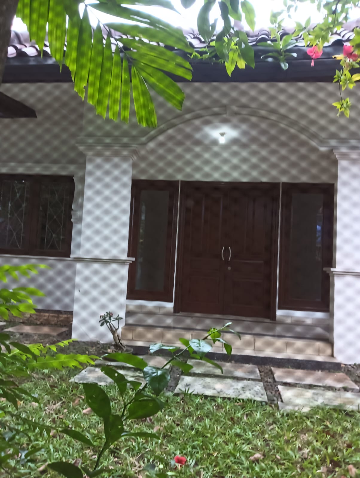 Rumah 1 lantai di area Favorit Pondok Indah. Lingkungan Asri