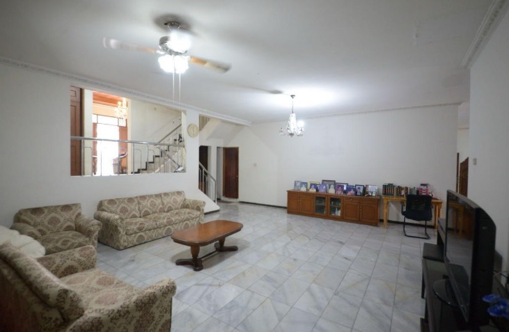Dijual Rumah 2,5 Lantai di Area Kebayoran Baru, Dekat MRT Haji Nawi, Semi Furnished