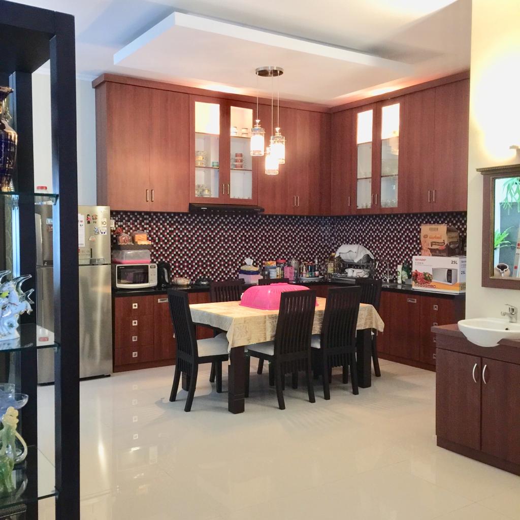 Rumah Dijual di Cipete, Bentuk Tanah Kotak, Ada Kolam Ikan, Master Bedroom Diatas