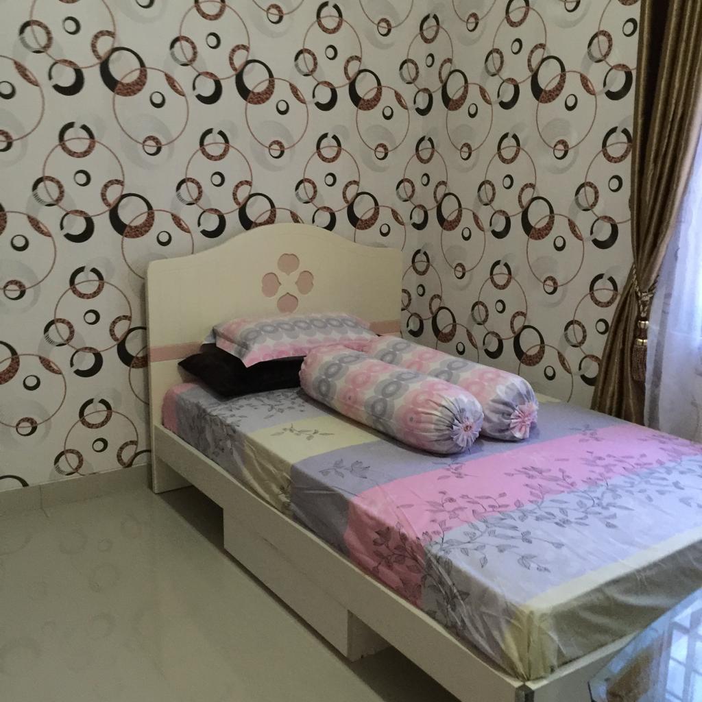 Rumah Dijual di Cipete, Bentuk Tanah Kotak, Ada Kolam Ikan, Master Bedroom Diatas