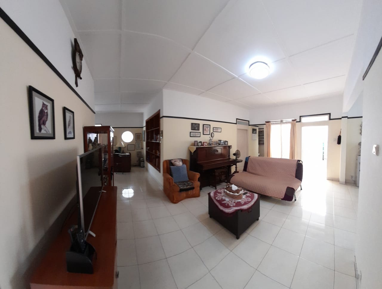 Rumah Dijual di Cilandak, 1,5 Lantai, Rapi dan Terawat