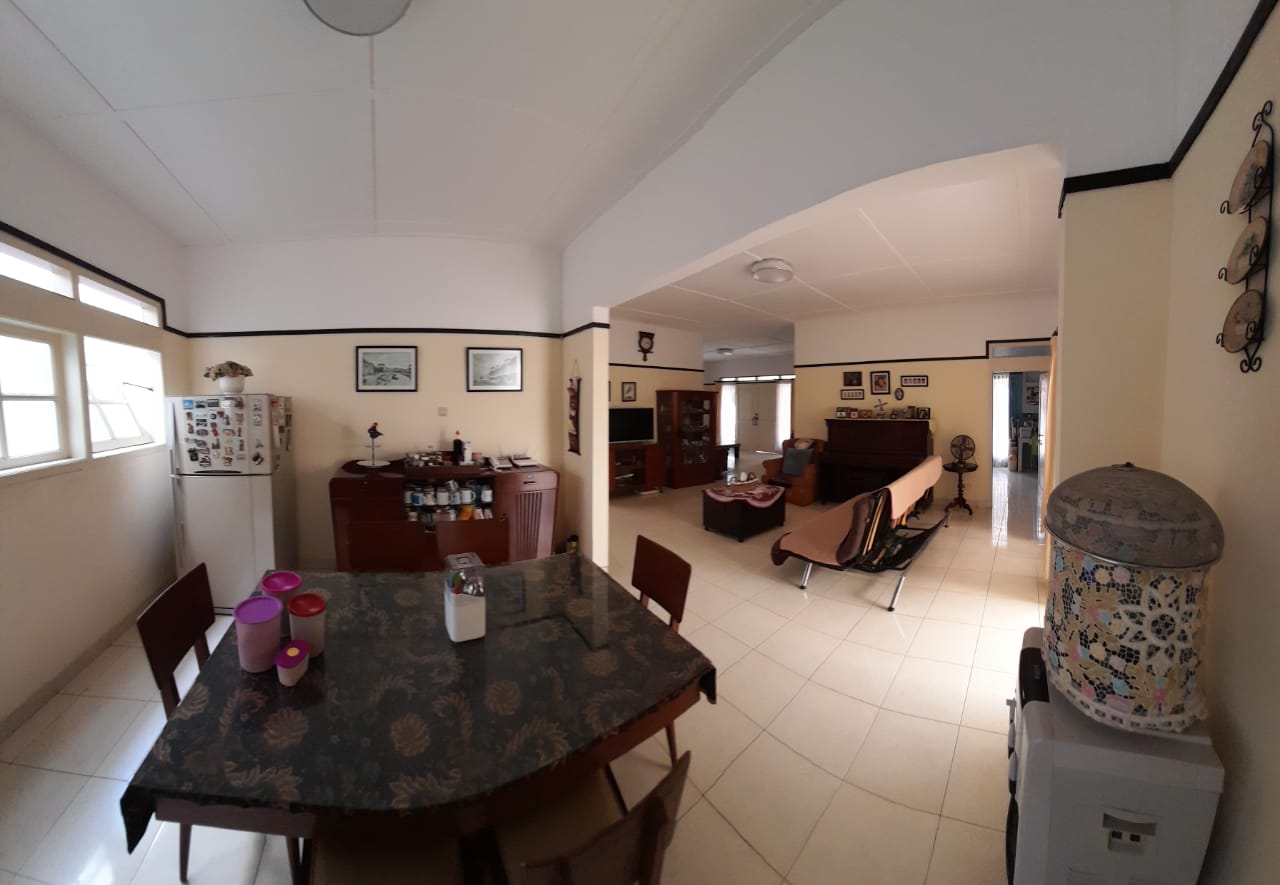 Rumah Dijual di Cilandak, 1,5 Lantai, Rapi dan Terawat