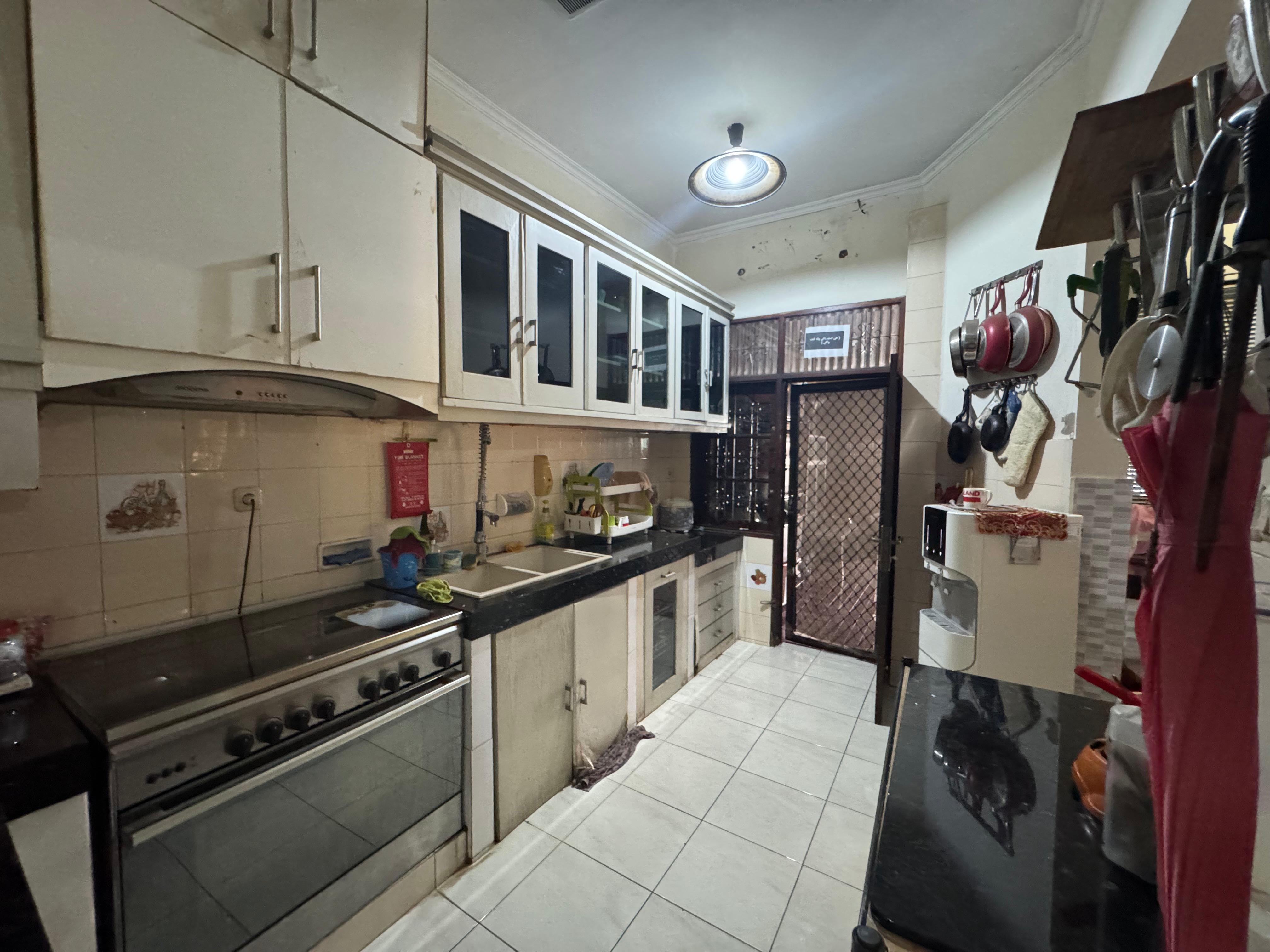 Rumah Lama di Pasar Minggu, Luas Tanah 597 m2