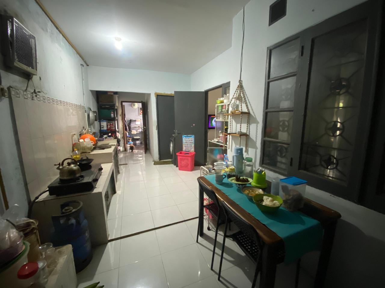 Rumah Hoek 2 Lantai di Graha Raya Bintaro, Ada Kolam Ikan Koi Bisa dirubah Jadi Kolam Renang