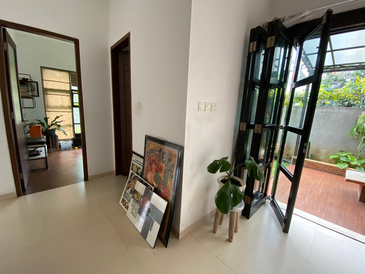 Rumah 2 Lantai Ada Rooftop, Water Heater, Dalam Townhouse, Semi Furnished