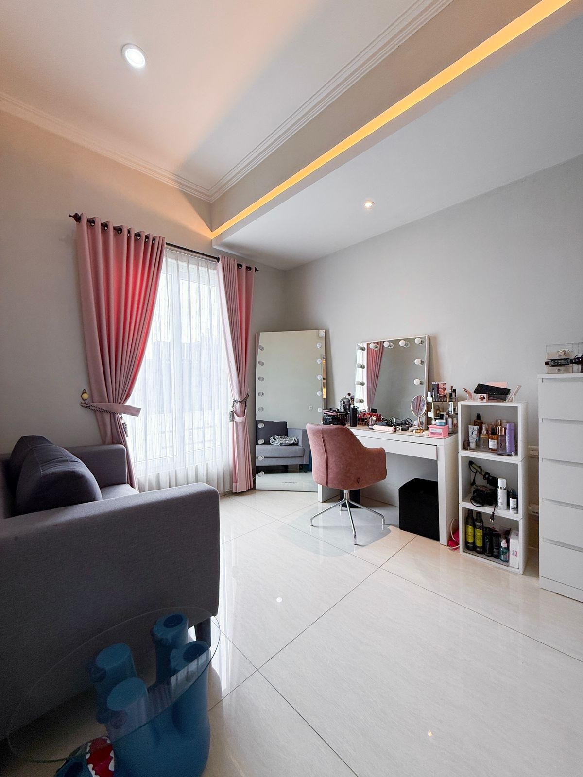 Rumah Dalam Komplek, Security 24 Jam, Furnished, Bebas Banjir