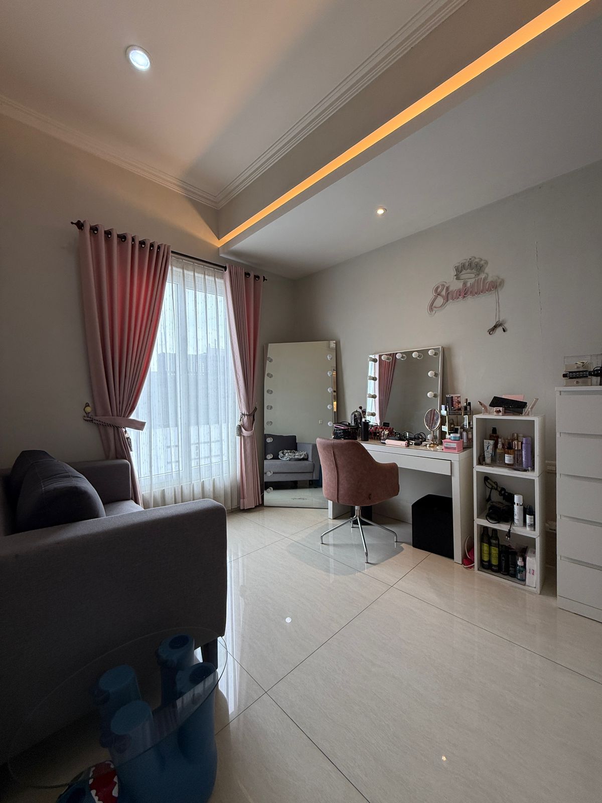 Rumah Dalam Komplek, Security 24 Jam, Furnished, Bebas Banjir