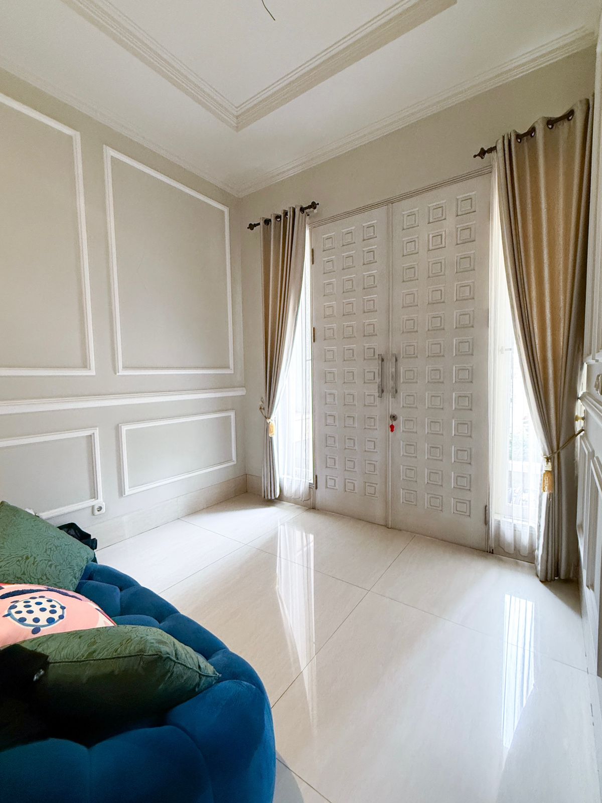Rumah Dalam Komplek, Security 24 Jam, Furnished, Bebas Banjir
