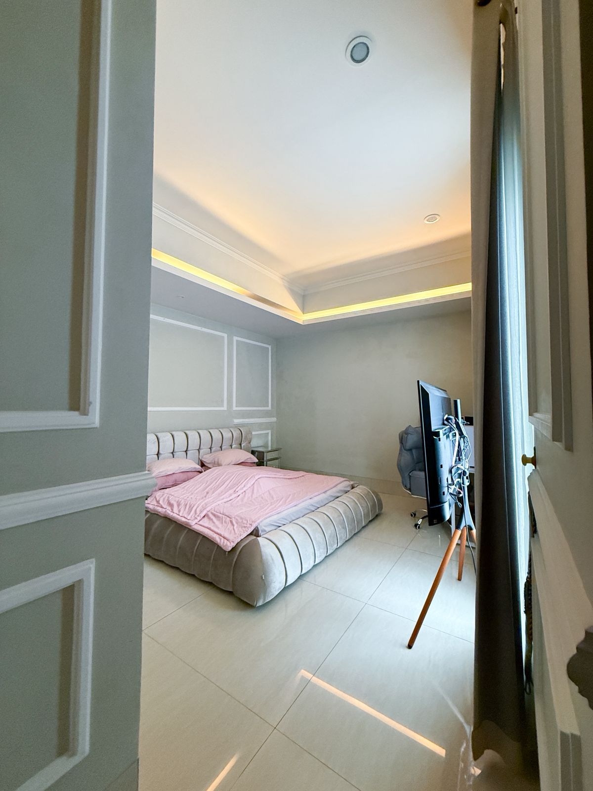 Rumah Dalam Komplek, Security 24 Jam, Furnished, Bebas Banjir