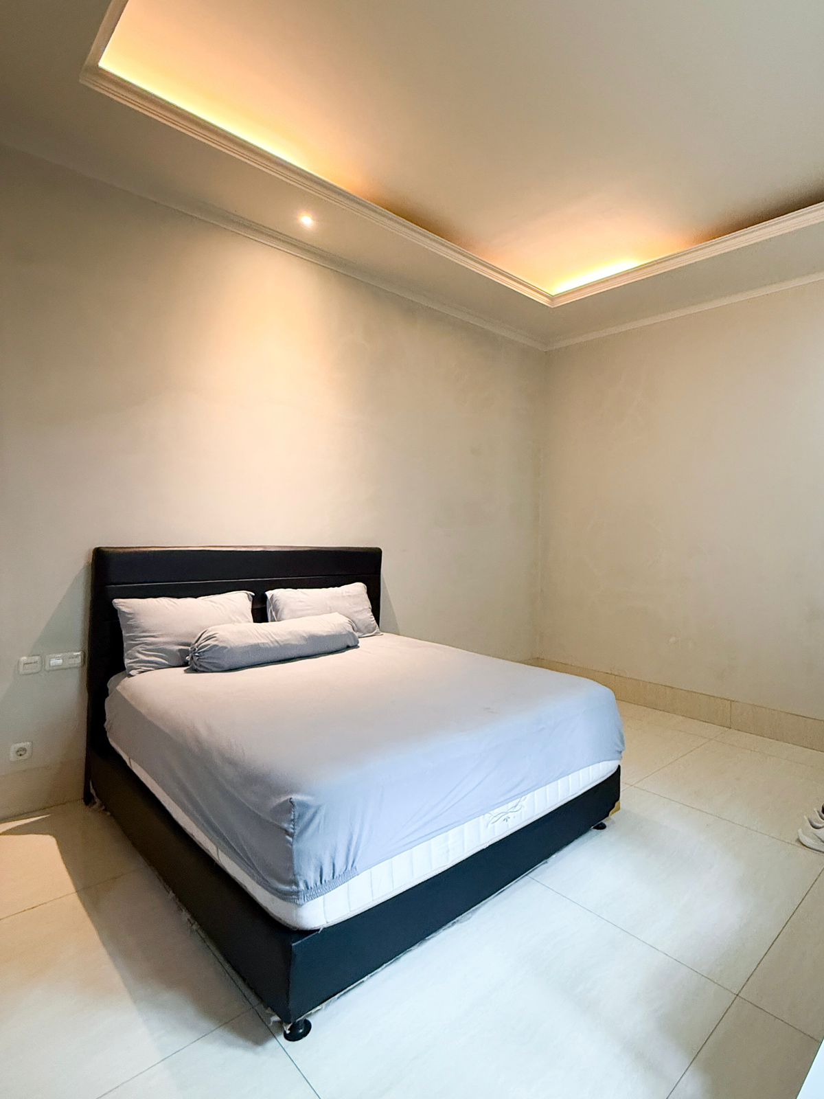 Rumah Dalam Komplek, Security 24 Jam, Furnished, Bebas Banjir