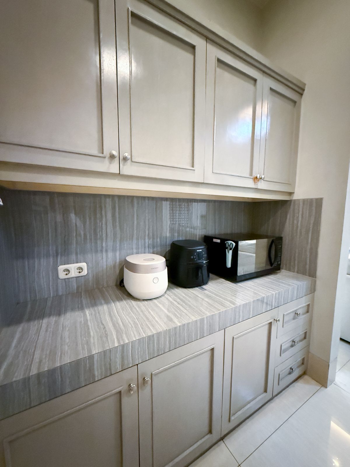 Rumah Dalam Komplek, Security 24 Jam, Furnished, Bebas Banjir