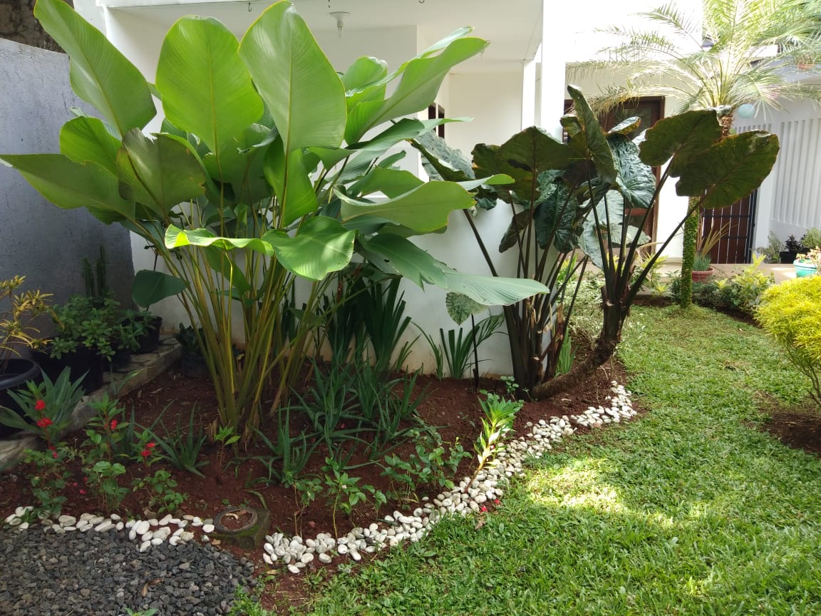 Rumah Dijual di Lebak Bulus, Dalam Townhouse, 2 Lantai, ada Taman dan Kolam Renang