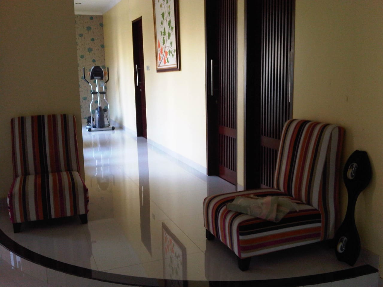 Rumah Dijual di Lebak Bulus, Dalam Townhouse, 2 Lantai, ada Taman dan Kolam Renang