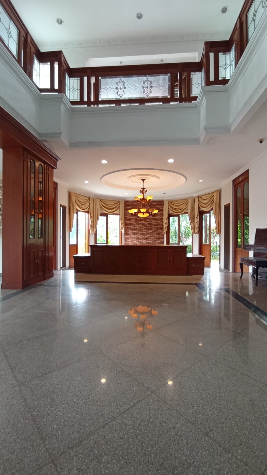 Rumah Dijual di Cinere, Lokasi Tenang, Jalan Lebar, Fully Furnished