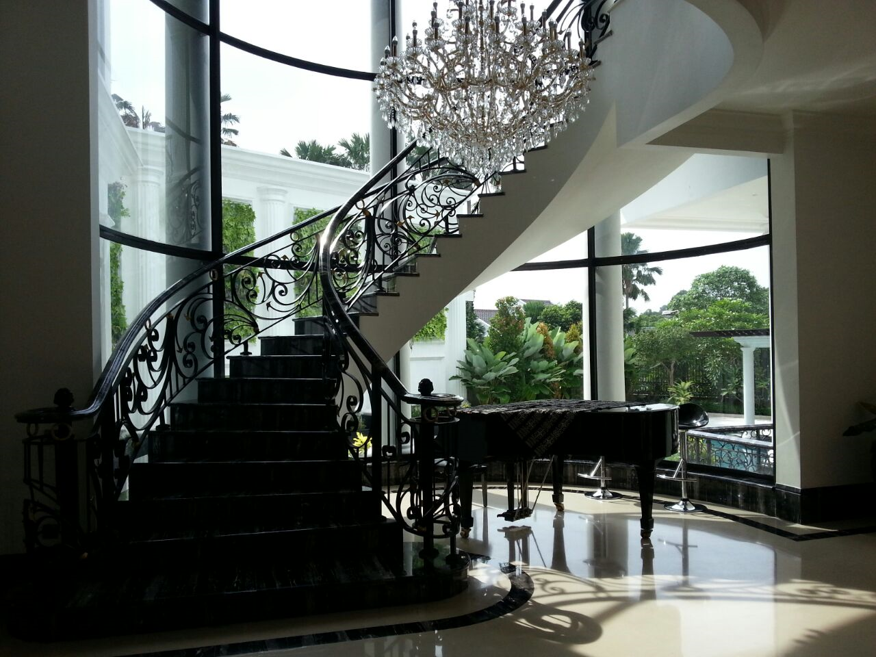 Dijual Rumah Mewah Fully Furnished, Lux, Marmer, Lokasi Cinere