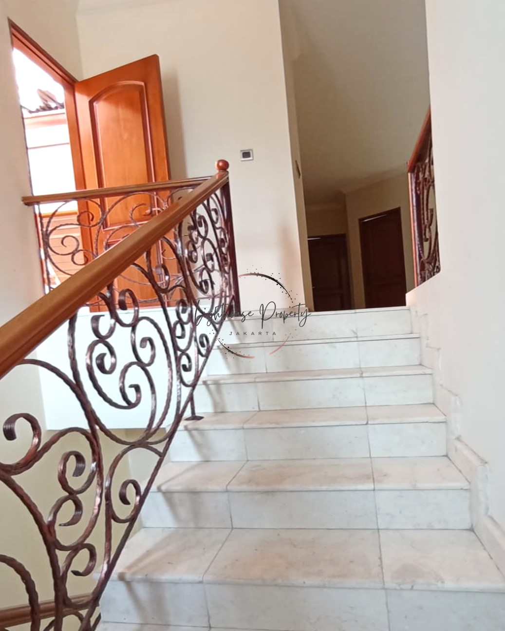 Rumah Dijual di Pejaten. Siap Huni