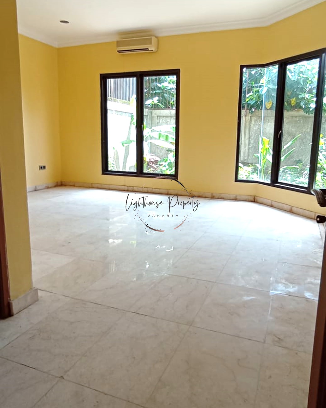 Rumah Dijual di Pejaten. Siap Huni