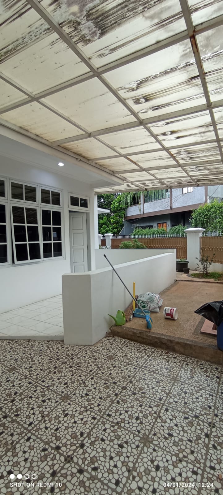 Dijual Rumah Huk 2 Lantai di Cirendeu, 5 Menit ke Pintu Tol Pondok Pinang, 100 m ke MRT
